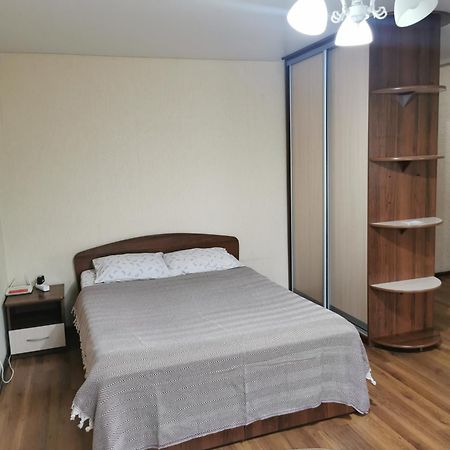 1 Комн Апартаменты В Центре Рядом С Парком Kostanai Exterior foto
