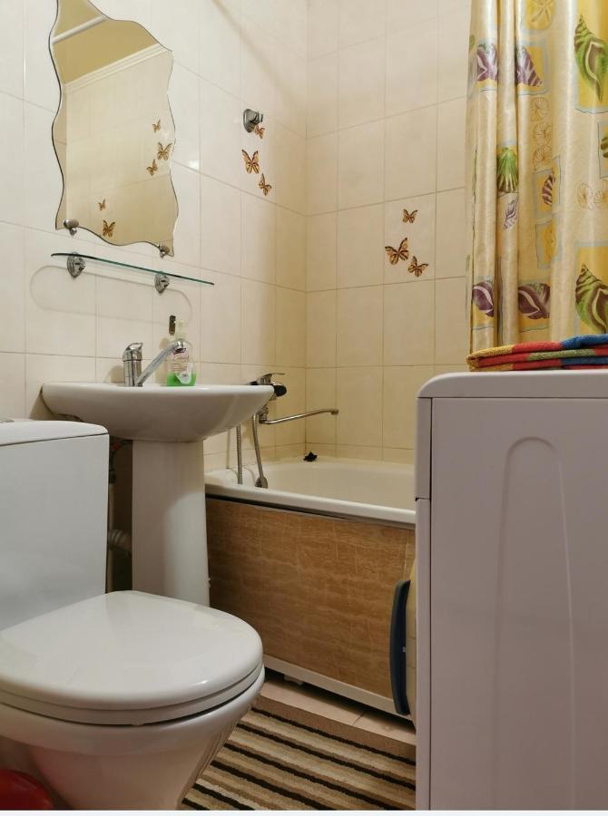 1 Комн Апартаменты В Центре Рядом С Парком Kostanai Exterior foto