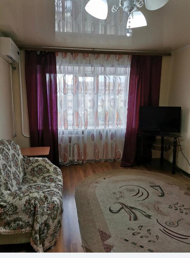 1 Комн Апартаменты В Центре Рядом С Парком Kostanai Exterior foto
